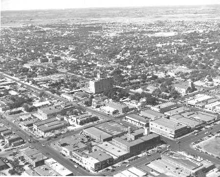 1952 aerial view to the west