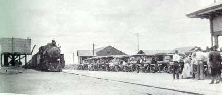 Waiting for Veterans
 to return home in 1919